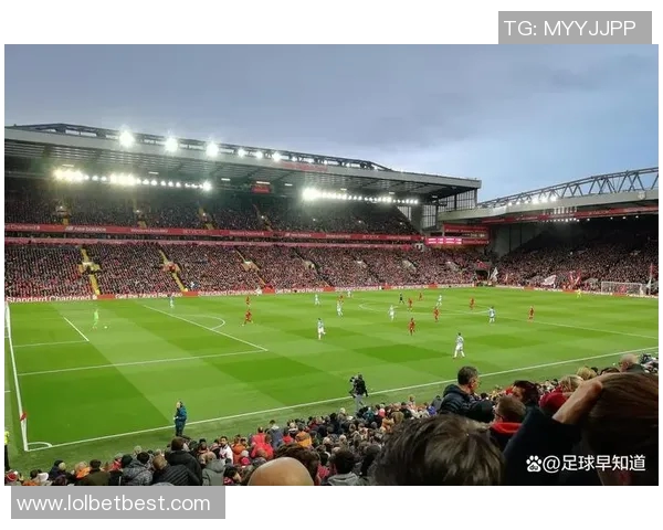 英超精彩对决AC米兰大胜利物浦补时进球点燃全场激情