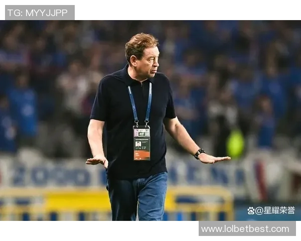 德甲精彩对决曼城与里昂战成平局乌龙球引发争议判罚全场沸腾