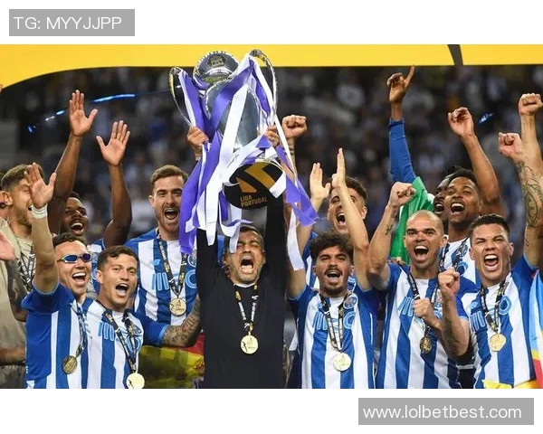 欧联杯精彩对决里昂大胜波尔图四球逆转点燃全场热情