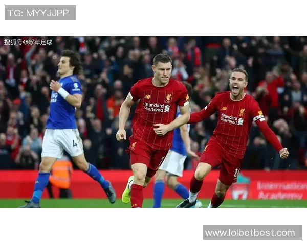英超激战：热刺与利物浦1比1平局乌龙球成比赛转折点解析