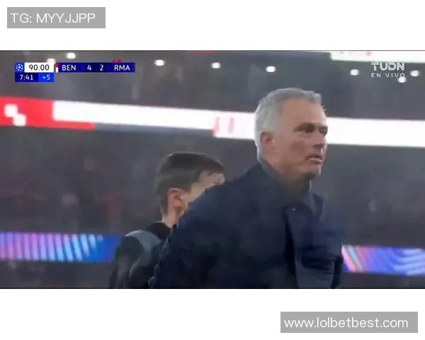 国米与本菲卡友谊赛战平补时进球点燃全场激情 国米与本菲卡友谊赛战平补时进球点燃全场激情