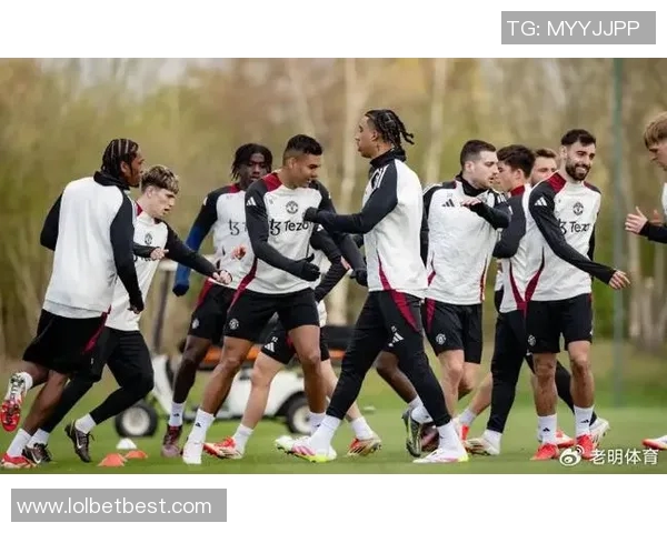 德甲精彩对决:里昂与曼联激战成平局战术解析引发热议