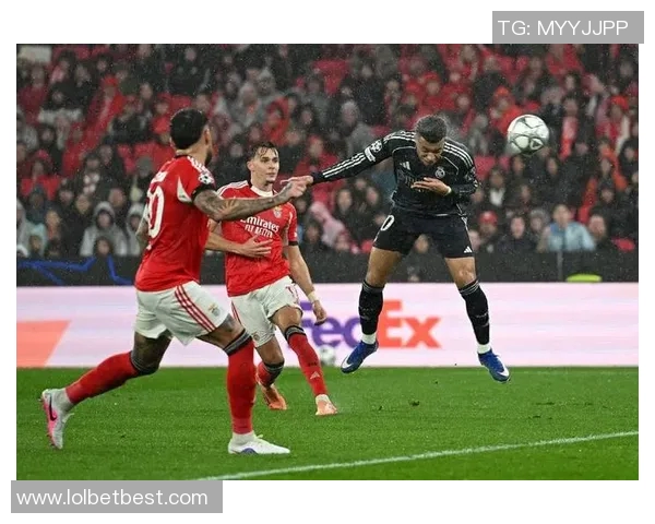 中超热刺与本菲卡激战成平局逆转瞬间点燃全场热情