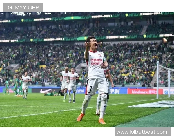 中超精彩对决尤文图斯逆转切尔西补时进球引发争议判罚全场沸腾