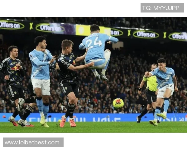 友谊赛曼城与拜仁激战成平局红牌事件引发全场热议